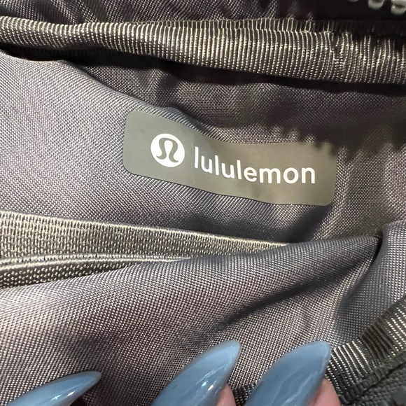 Brand New Lululemon Everywhere Belt Bag Sage Grey NWT - Picture 11 of 12